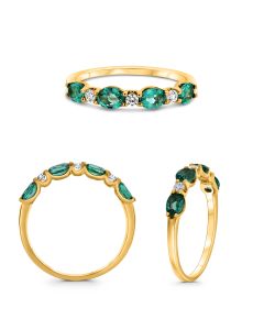 Oval Emerald Ring